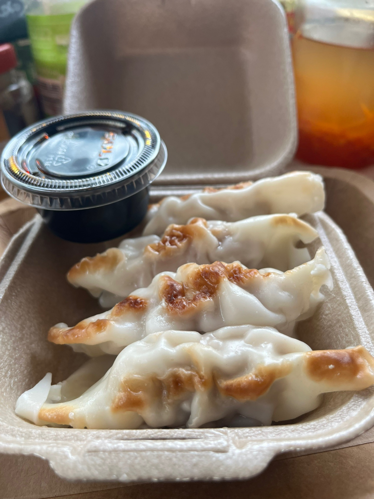 Gyoza au porc  (4 pièces) – Raviolis japonais poêlés